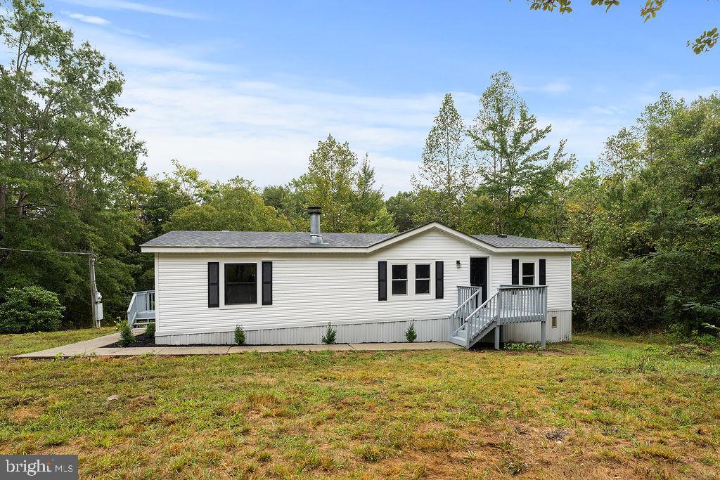 12025 W RIVER RD, PALMYRA, Virginia 22963, 3 Bedrooms Bedrooms, ,2 BathroomsBathrooms,Residential,For sale,12025 W RIVER RD,VAFN2000502 MLS # VAFN2000502