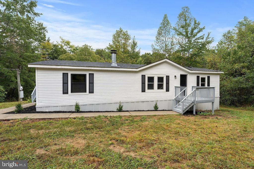12025 W RIVER RD, PALMYRA, Virginia 22963, 3 Bedrooms Bedrooms, ,2 BathroomsBathrooms,Residential,For sale,12025 W RIVER RD,VAFN2000502 MLS # VAFN2000502