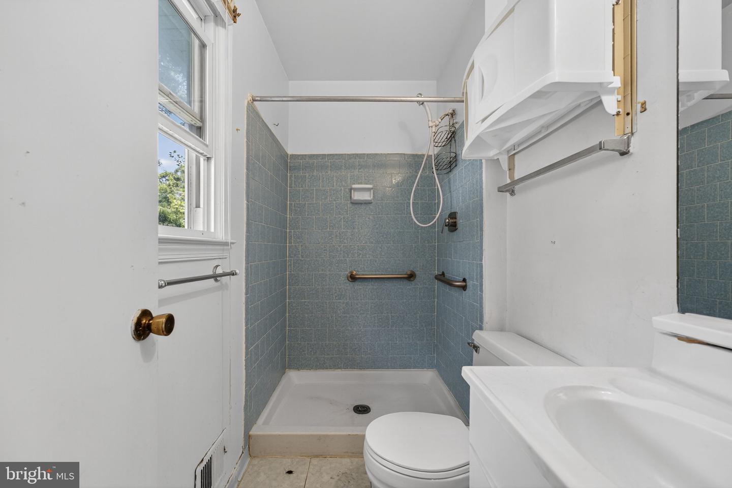 7124 WHETSTONE RD, ALEXANDRIA, Virginia 22306, 4 Bedrooms Bedrooms, 4 Rooms Rooms,2 BathroomsBathrooms,Residential,For sale,7124 WHETSTONE RD,VAFX2266386 MLS # VAFX2266386