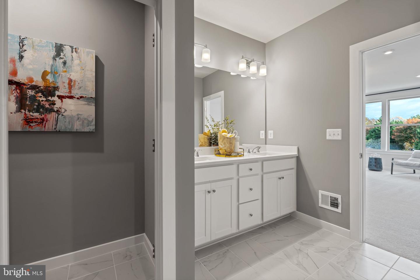 1155 HERNDON PKWY, HERNDON, Virginia 20170, 2 Bedrooms Bedrooms, ,2 BathroomsBathrooms,Residential,For sale,1155 HERNDON PKWY,VAFX2266418 MLS # VAFX2266418