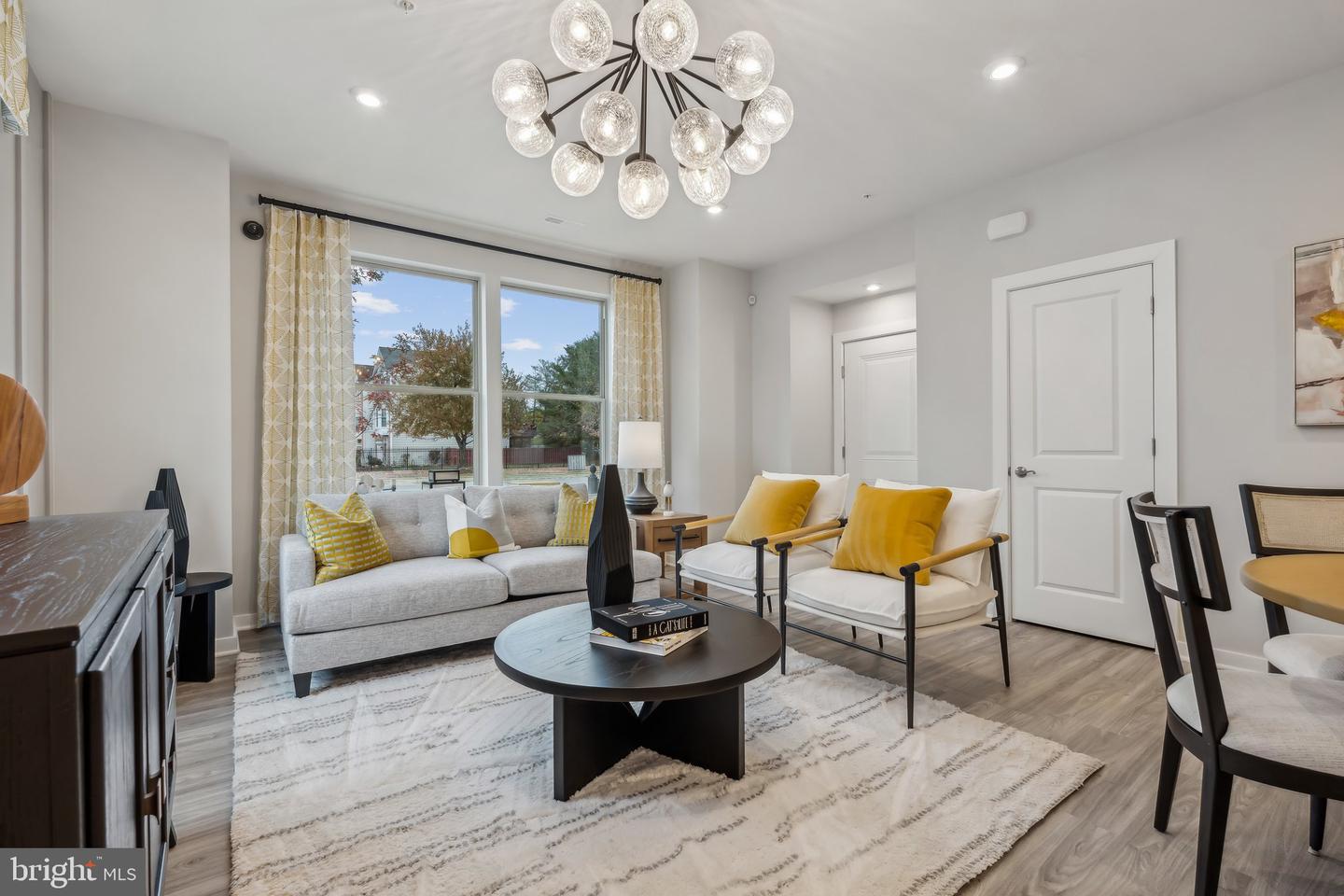 1155 HERNDON PKWY, HERNDON, Virginia 20170, 2 Bedrooms Bedrooms, ,2 BathroomsBathrooms,Residential,For sale,1155 HERNDON PKWY,VAFX2266418 MLS # VAFX2266418