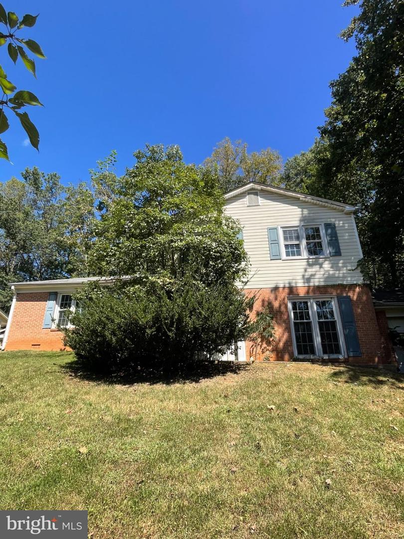 1851 FOXSTONE DR, VIENNA, Virginia 22182, 4 Bedrooms Bedrooms, 7 Rooms Rooms,2 BathroomsBathrooms,Residential,For sale,1851 FOXSTONE DR,VAFX2266458 MLS # VAFX2266458