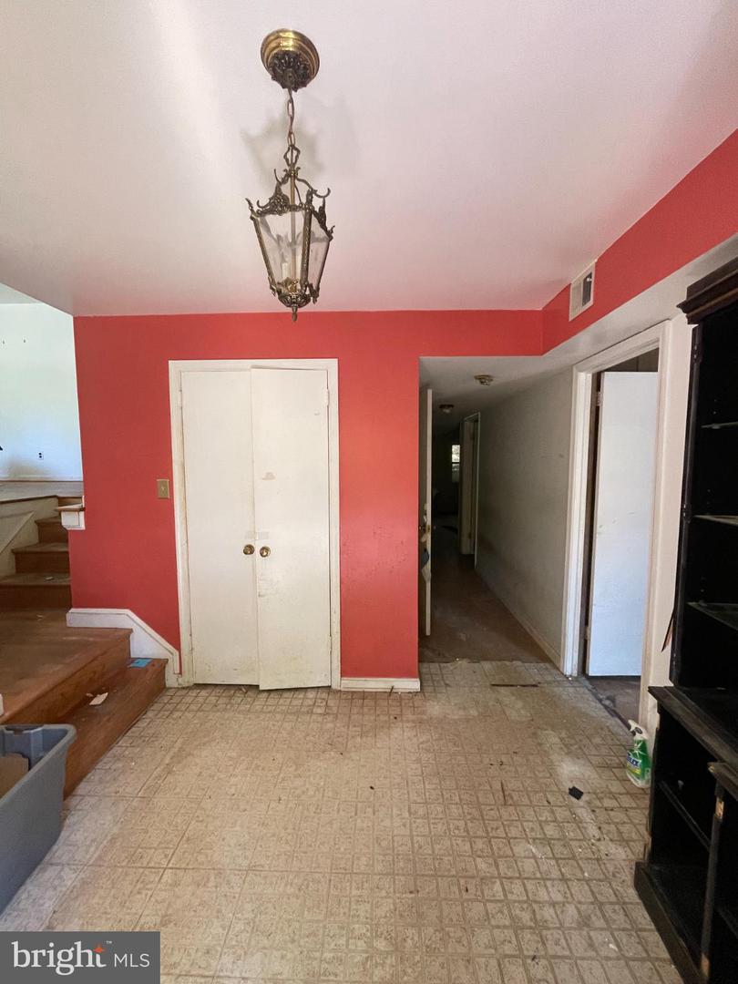 1851 FOXSTONE DR, VIENNA, Virginia 22182, 4 Bedrooms Bedrooms, 7 Rooms Rooms,2 BathroomsBathrooms,Residential,For sale,1851 FOXSTONE DR,VAFX2266458 MLS # VAFX2266458
