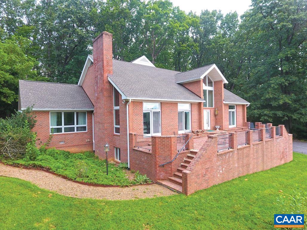 1505 HIGHLAND CIR, BLACKSBURG, Virginia 24060, 3 Bedrooms Bedrooms, ,5 BathroomsBathrooms,Residential,For sale,1505 HIGHLAND CIR,668837 MLS # 668837