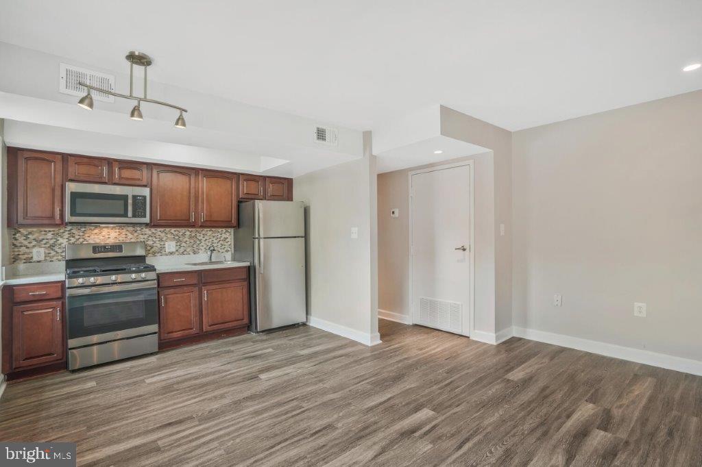 2900 POMEROY SE #101, WASHINGTON, District Of Columbia 20020, 1 Bedroom Bedrooms, 5 Rooms Rooms,1 BathroomBathrooms,Residential,For sale,2900 POMEROY SE #101,DCDC2097766 MLS # DCDC2097766