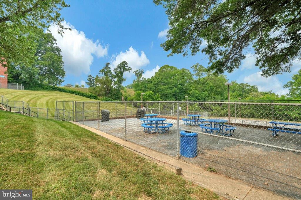 2900 POMEROY SE #101, WASHINGTON, District Of Columbia 20020, 1 Bedroom Bedrooms, 5 Rooms Rooms,1 BathroomBathrooms,Residential,For sale,2900 POMEROY SE #101,DCDC2097766 MLS # DCDC2097766