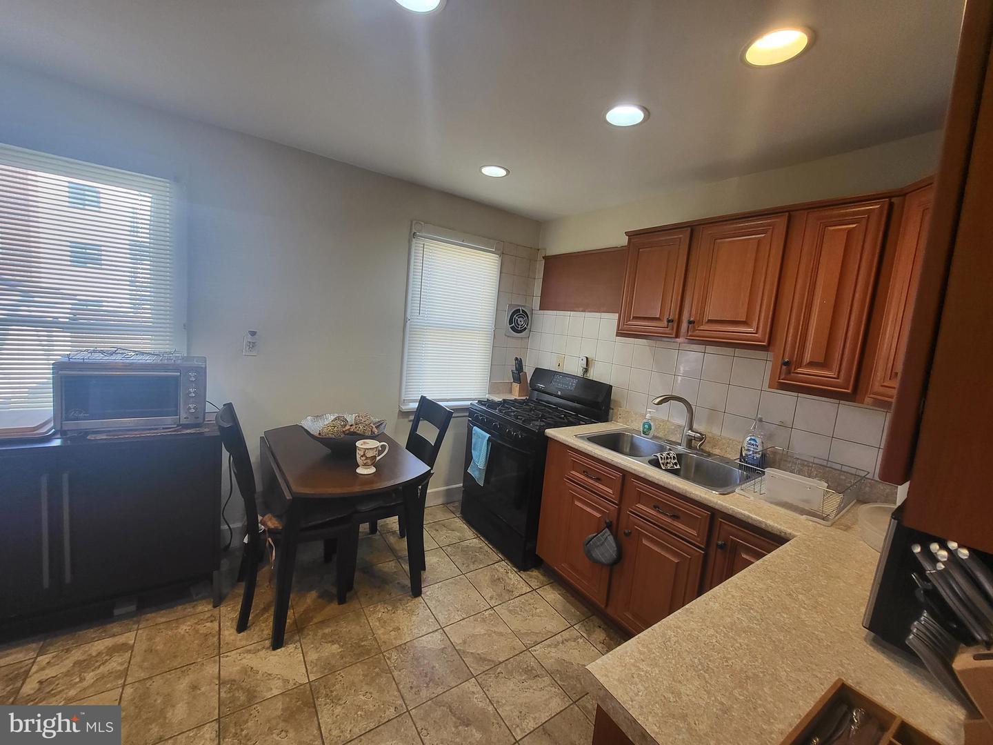 7123 CHESTNUT ST NW, WASHINGTON, District Of Columbia 20012, 4 Bedrooms Bedrooms, ,1 BathroomBathrooms,Residential,For sale,7123 CHESTNUT ST NW,DCDC2196646 MLS # DCDC2196646
