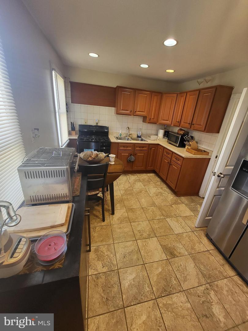 7123 CHESTNUT ST NW, WASHINGTON, District Of Columbia 20012, 4 Bedrooms Bedrooms, ,1 BathroomBathrooms,Residential,For sale,7123 CHESTNUT ST NW,DCDC2196646 MLS # DCDC2196646