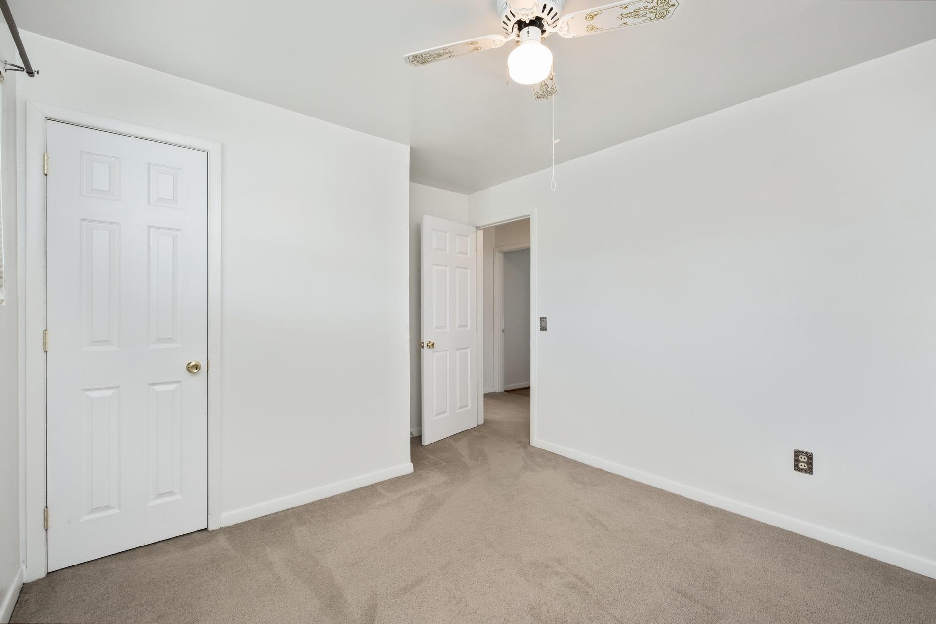 2508 S SHARLAINE DR, STAUNTON, Virginia 24401, 4 Bedrooms Bedrooms, ,1 BathroomBathrooms,Residential,2508 S SHARLAINE DR,668869 MLS # 668869