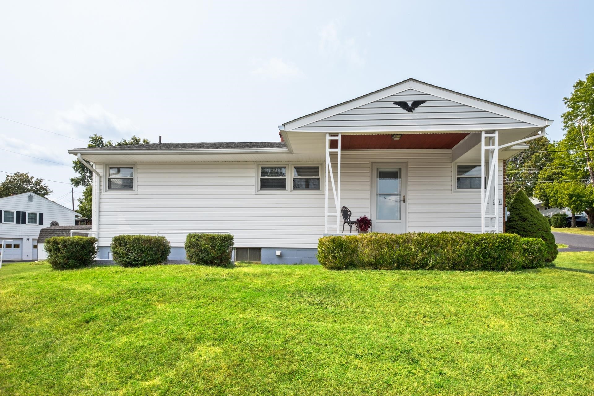 2508 S SHARLAINE DR, STAUNTON, Virginia 24401, 4 Bedrooms Bedrooms, ,1 BathroomBathrooms,Residential,2508 S SHARLAINE DR,668869 MLS # 668869