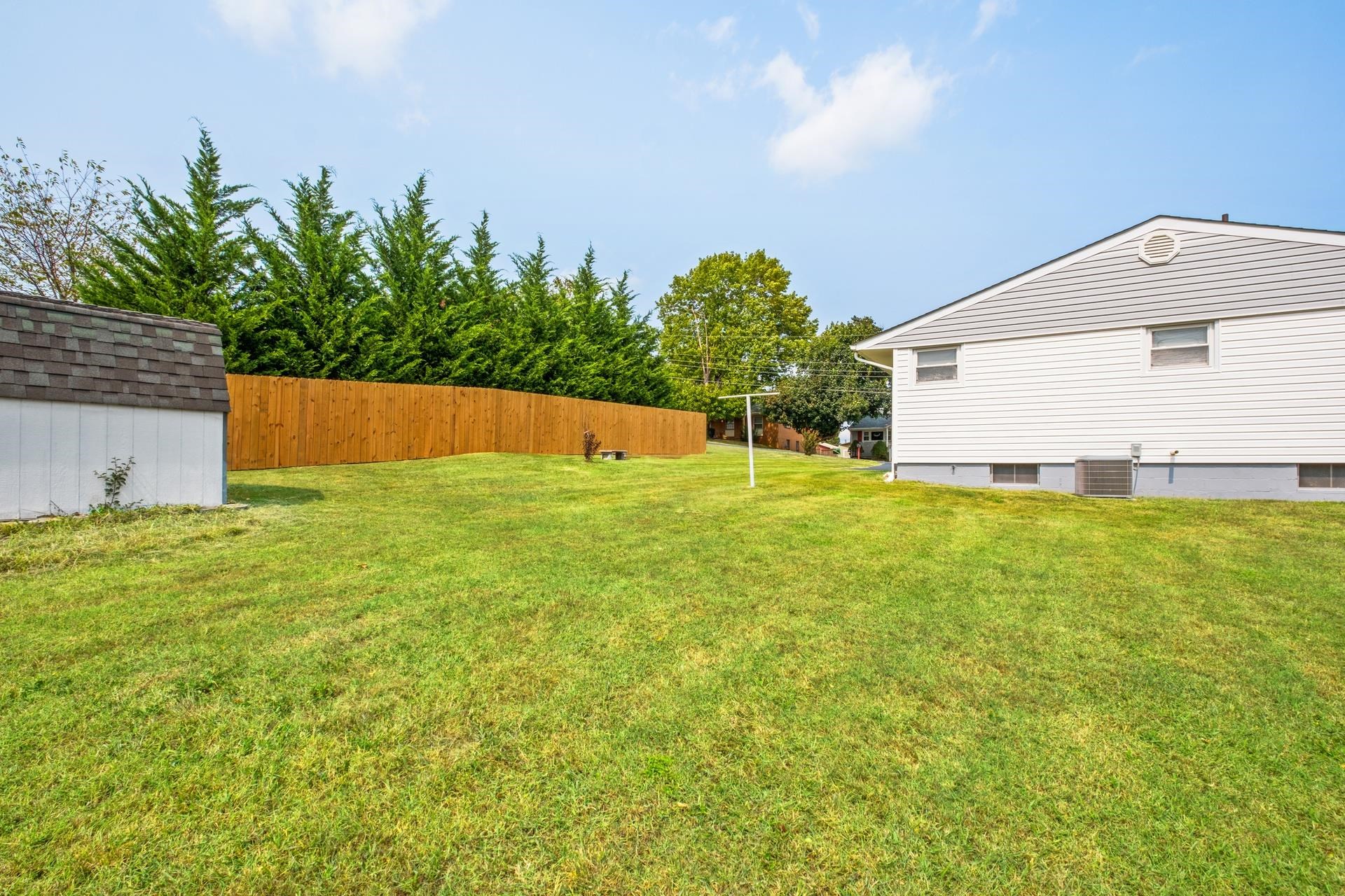 2508 S SHARLAINE DR, STAUNTON, Virginia 24401, 4 Bedrooms Bedrooms, ,1 BathroomBathrooms,Residential,2508 S SHARLAINE DR,668869 MLS # 668869