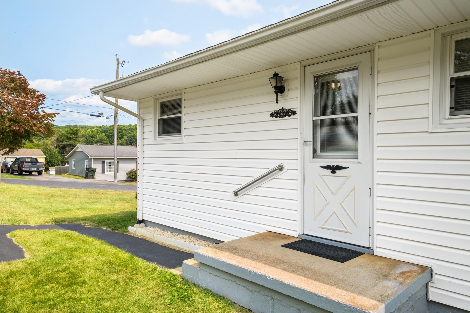 2508 S SHARLAINE DR, STAUNTON, Virginia 24401, 4 Bedrooms Bedrooms, ,1 BathroomBathrooms,Residential,2508 S SHARLAINE DR,668869 MLS # 668869
