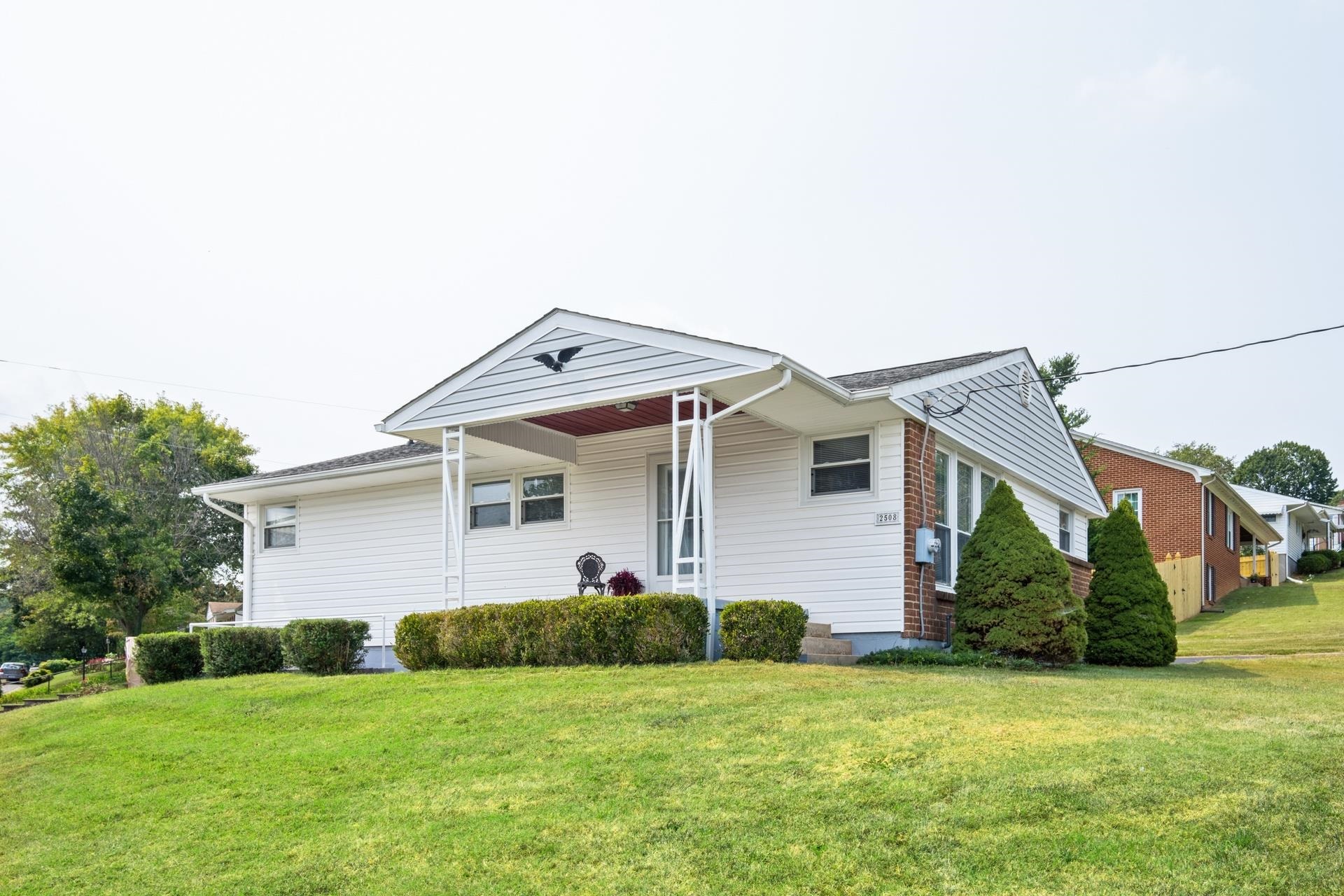 2508 S SHARLAINE DR, STAUNTON, Virginia 24401, 4 Bedrooms Bedrooms, ,1 BathroomBathrooms,Residential,2508 S SHARLAINE DR,668869 MLS # 668869