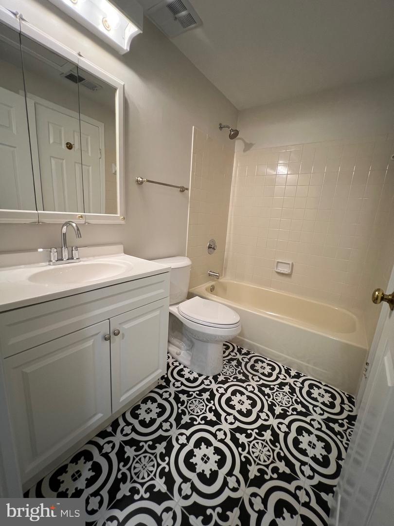 11900 FIELDTHORN CT, RESTON, Virginia 20194, 2 Bedrooms Bedrooms, ,2 BathroomsBathrooms,Residential,For sale,11900 FIELDTHORN CT,VAFX2253822 MLS # VAFX2253822