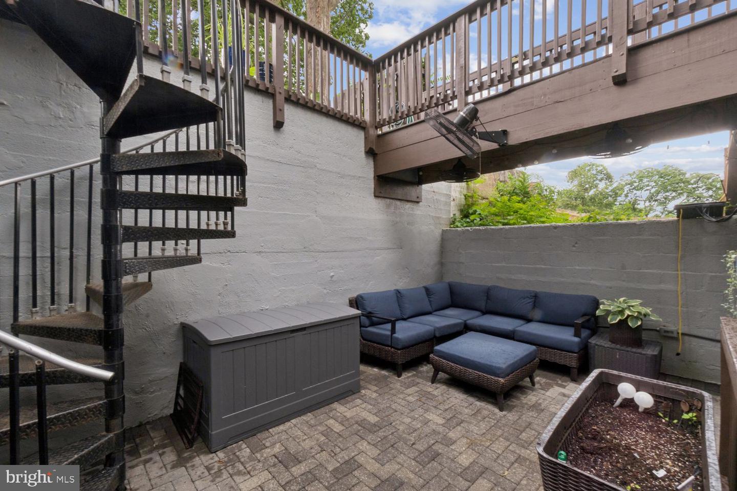 1682 IRVING ST NW #2, WASHINGTON, District Of Columbia 20010, 2 Bedrooms Bedrooms, ,2 BathroomsBathrooms,Residential,For sale,1682 IRVING ST NW #2,DCDC2210892 MLS # DCDC2210892