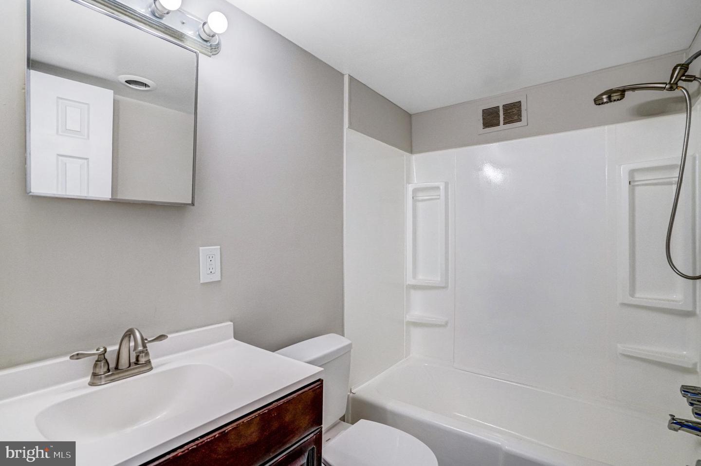 4600 S FOUR MILE RUN DR #1203, ARLINGTON, Virginia 22204, 3 Bedrooms Bedrooms, ,2 BathroomsBathrooms,Residential,For sale,4600 S FOUR MILE RUN DR #1203,VAAR2062174 MLS # VAAR2062174