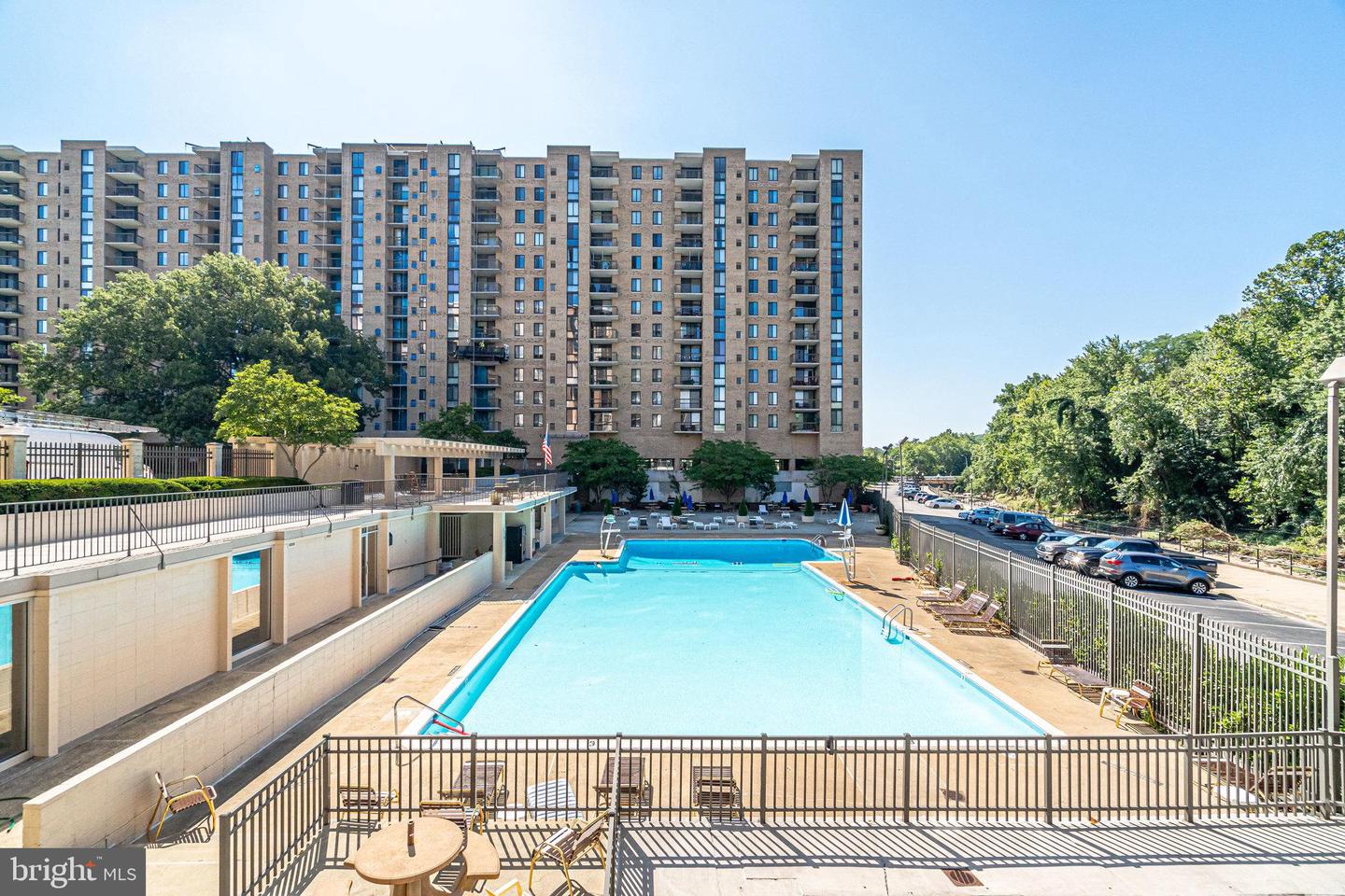 4600 S FOUR MILE RUN DR #1203, ARLINGTON, Virginia 22204, 3 Bedrooms Bedrooms, ,2 BathroomsBathrooms,Residential,For sale,4600 S FOUR MILE RUN DR #1203,VAAR2062174 MLS # VAAR2062174