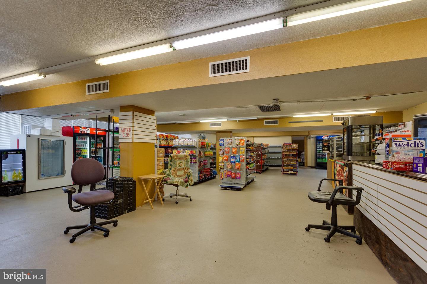 4600 S FOUR MILE RUN DR #1203, ARLINGTON, Virginia 22204, 3 Bedrooms Bedrooms, ,2 BathroomsBathrooms,Residential,For sale,4600 S FOUR MILE RUN DR #1203,VAAR2062174 MLS # VAAR2062174