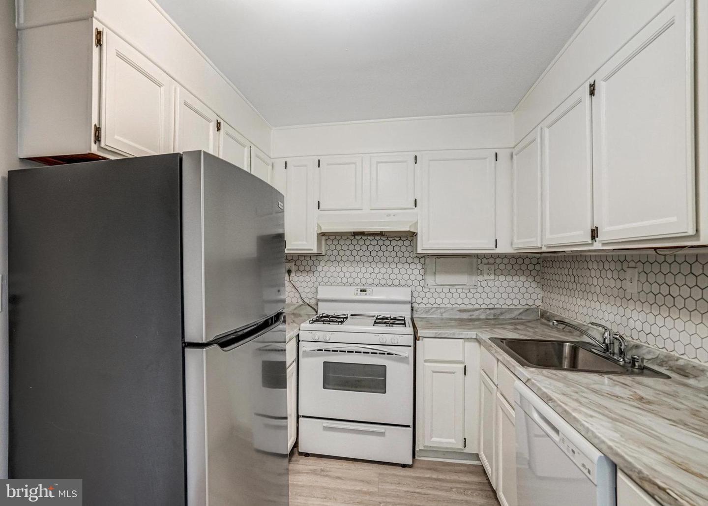 4600 S FOUR MILE RUN DR #1203, ARLINGTON, Virginia 22204, 3 Bedrooms Bedrooms, ,2 BathroomsBathrooms,Residential,For sale,4600 S FOUR MILE RUN DR #1203,VAAR2062174 MLS # VAAR2062174