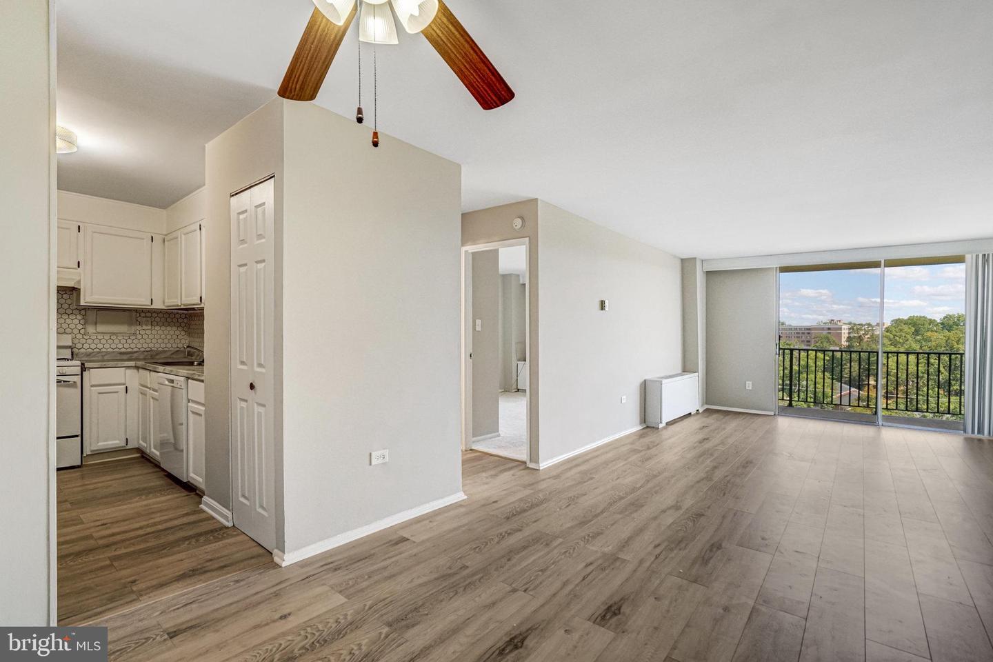 4600 S FOUR MILE RUN DR #1203, ARLINGTON, Virginia 22204, 3 Bedrooms Bedrooms, ,2 BathroomsBathrooms,Residential,For sale,4600 S FOUR MILE RUN DR #1203,VAAR2062174 MLS # VAAR2062174