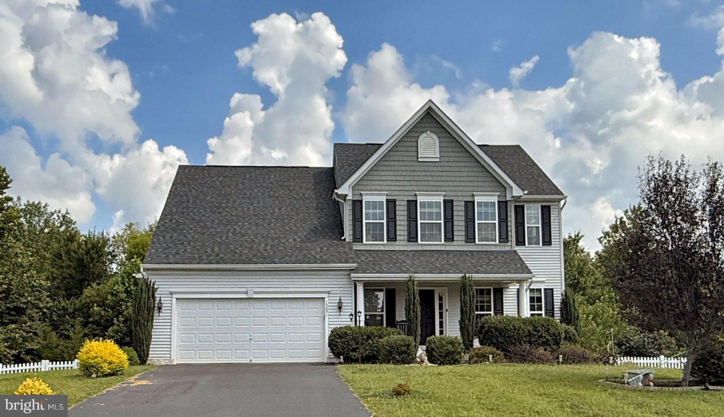 15051 N RIDGE BLVD, CULPEPER, Virginia 22701, 4 Bedrooms Bedrooms, 15 Rooms Rooms,3 BathroomsBathrooms,Residential,For sale,15051 N RIDGE BLVD,VACU2011358 MLS # VACU2011358