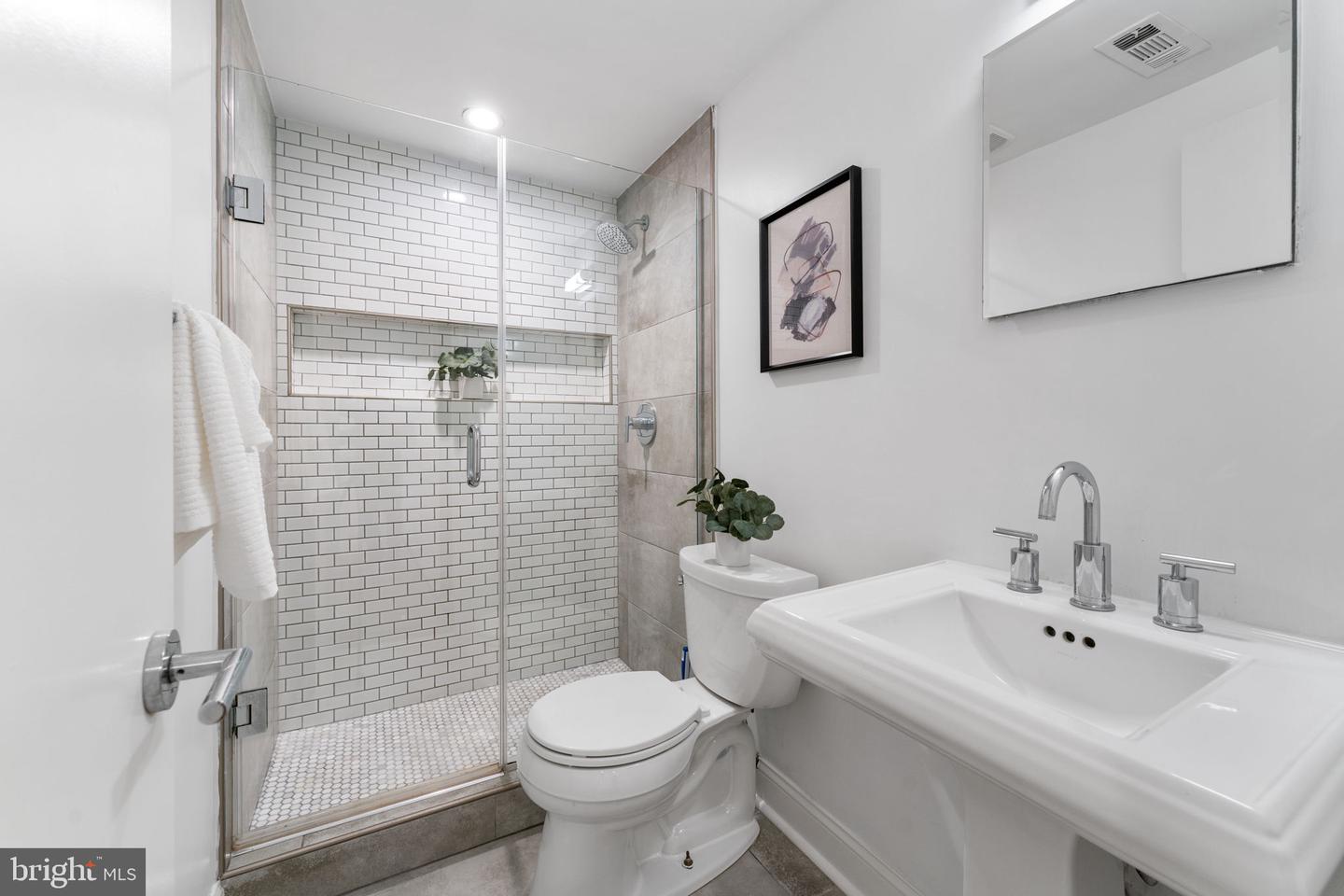 1861 CALIFORNIA ST NW #1, WASHINGTON, District Of Columbia 20009, 2 Bedrooms Bedrooms, ,2 BathroomsBathrooms,Residential,For sale,1861 CALIFORNIA ST NW #1,DCDC2216028 MLS # DCDC2216028