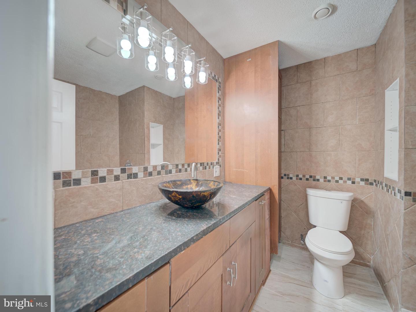 11301 GATESBOROUGH LN, RESTON, Virginia 20191, 4 Bedrooms Bedrooms, ,2 BathroomsBathrooms,Residential,For sale,11301 GATESBOROUGH LN,VAFX2263034 MLS # VAFX2263034