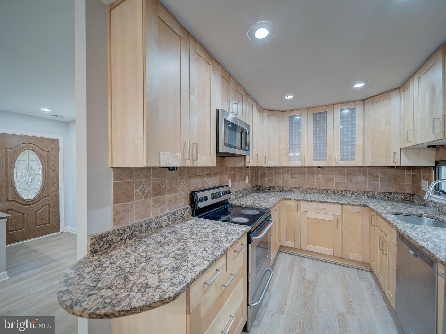 11301 GATESBOROUGH LN, RESTON, Virginia 20191, 4 Bedrooms Bedrooms, ,2 BathroomsBathrooms,Residential,For sale,11301 GATESBOROUGH LN,VAFX2263034 MLS # VAFX2263034