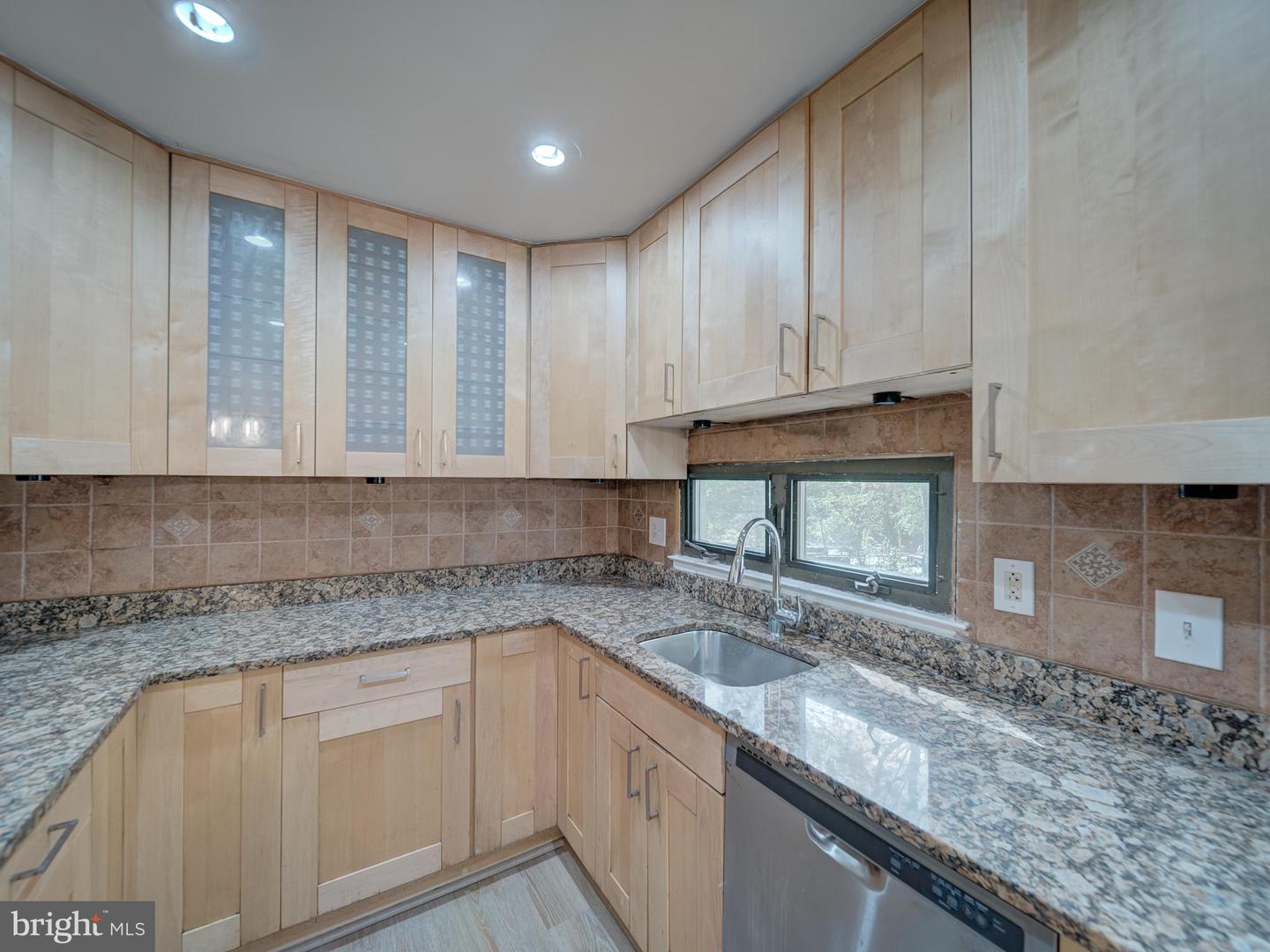 11301 GATESBOROUGH LN, RESTON, Virginia 20191, 4 Bedrooms Bedrooms, ,2 BathroomsBathrooms,Residential,For sale,11301 GATESBOROUGH LN,VAFX2263034 MLS # VAFX2263034