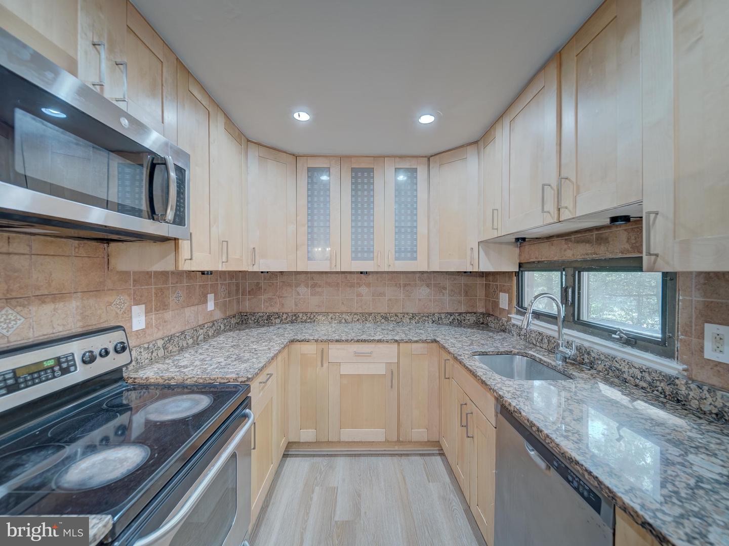 11301 GATESBOROUGH LN, RESTON, Virginia 20191, 4 Bedrooms Bedrooms, ,2 BathroomsBathrooms,Residential,For sale,11301 GATESBOROUGH LN,VAFX2263034 MLS # VAFX2263034