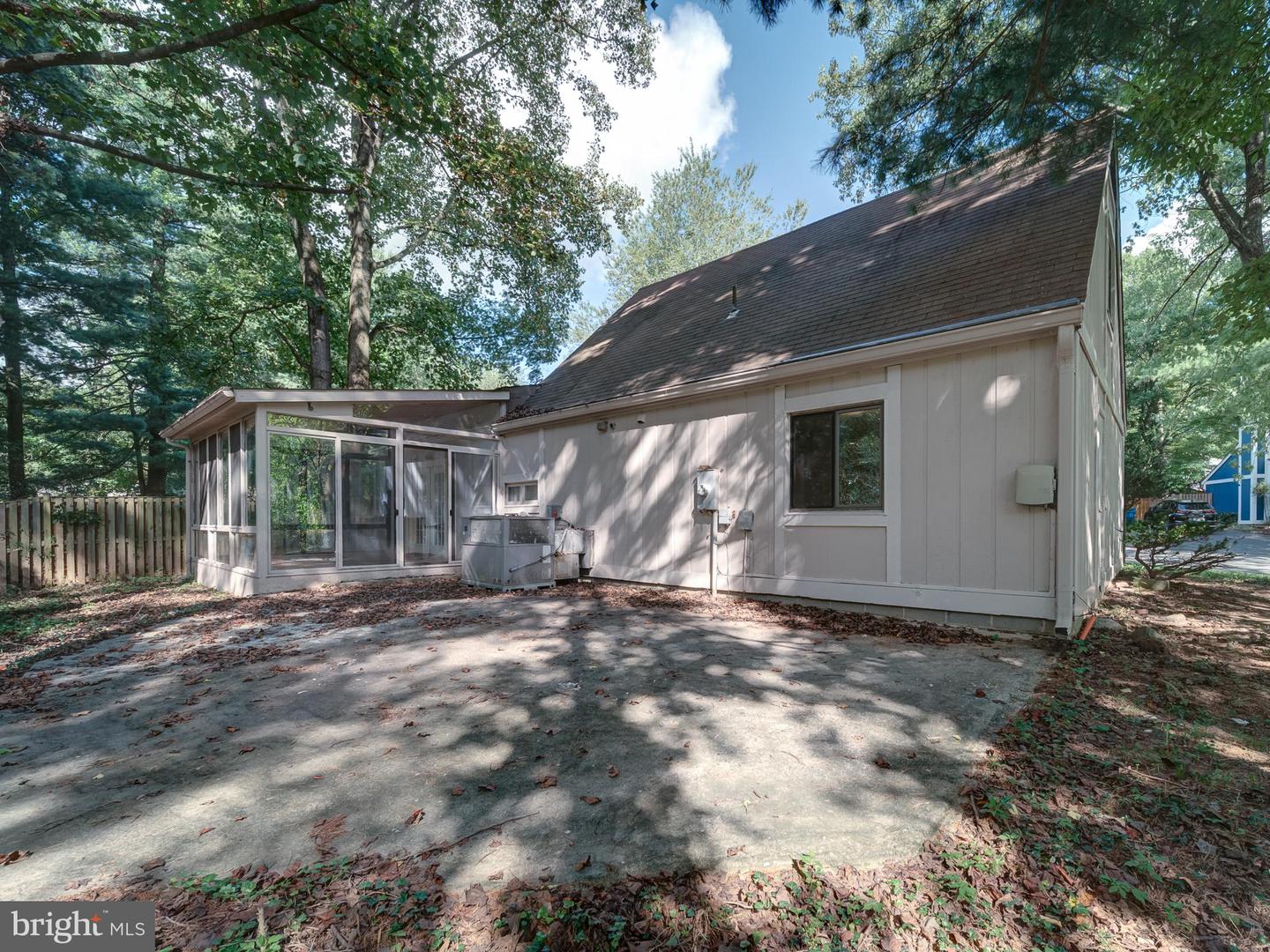 11301 GATESBOROUGH LN, RESTON, Virginia 20191, 4 Bedrooms Bedrooms, ,2 BathroomsBathrooms,Residential,For sale,11301 GATESBOROUGH LN,VAFX2263034 MLS # VAFX2263034