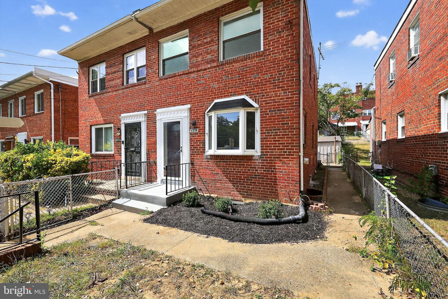 4238 SOUTHERN AVE SE, WASHINGTON, District Of Columbia 20019, 4 Bedrooms Bedrooms, ,2 BathroomsBathrooms,Residential,For sale,4238 SOUTHERN AVE SE,DCDC2217352 MLS # DCDC2217352