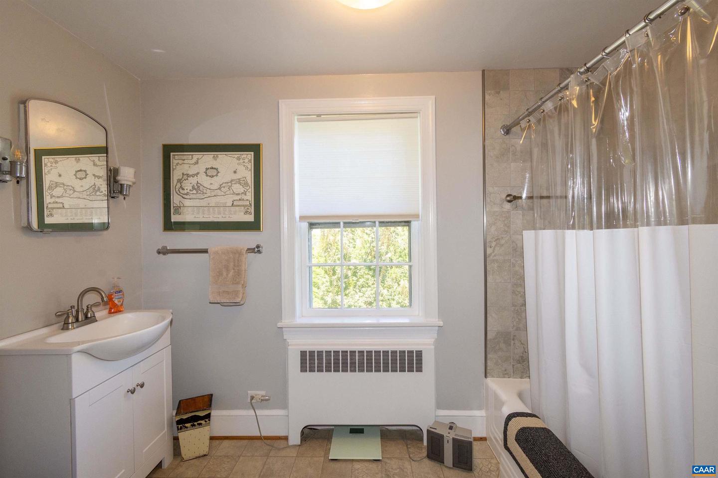 358 MAIN ST E 10 1/2 ST, ORANGE, Virginia 22960, 4 Bedrooms Bedrooms, ,3 BathroomsBathrooms,Residential,For sale,358 MAIN ST E 10 1/2 ST,668385 MLS # 668385