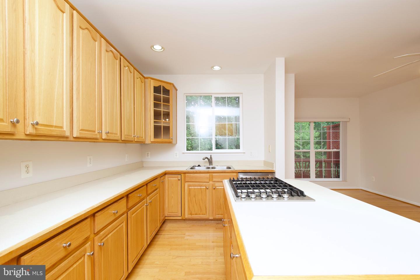 8393 JOVIN CIR, SPRINGFIELD, Virginia 22153, 3 Bedrooms Bedrooms, ,3 BathroomsBathrooms,Residential,For sale,8393 JOVIN CIR,VAFX2264336 MLS # VAFX2264336