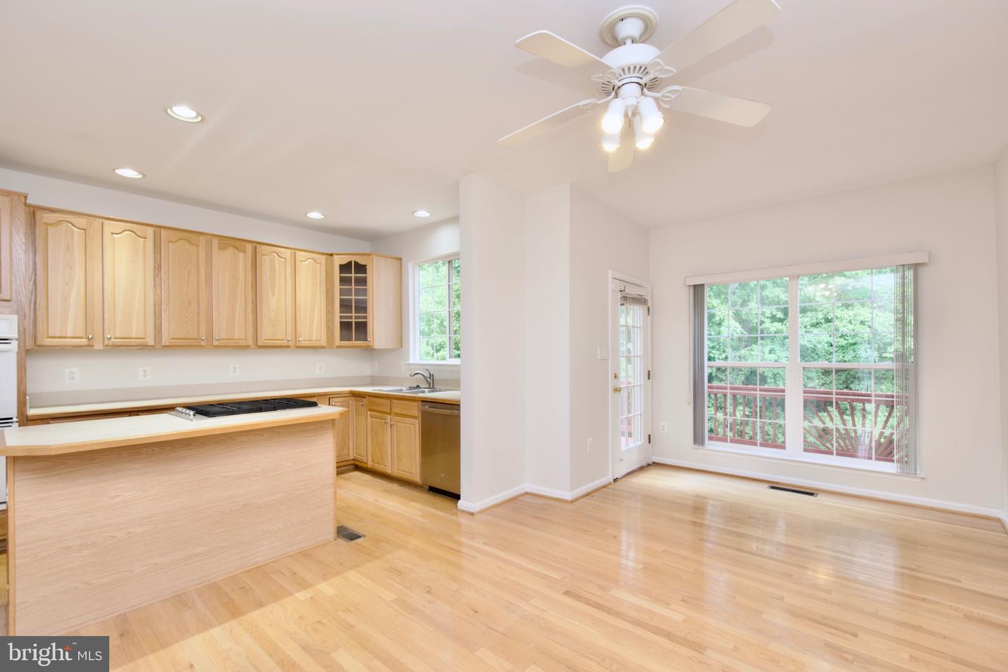 8393 JOVIN CIR, SPRINGFIELD, Virginia 22153, 3 Bedrooms Bedrooms, ,3 BathroomsBathrooms,Residential,For sale,8393 JOVIN CIR,VAFX2264336 MLS # VAFX2264336