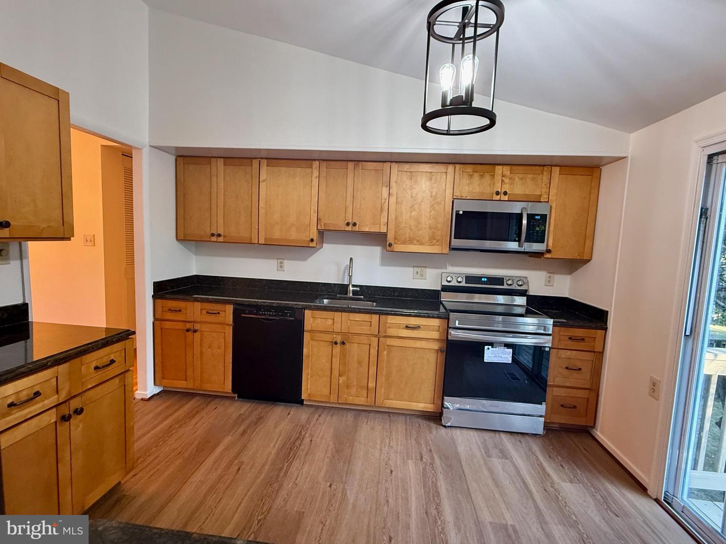 1257 MAGNOLIA LN, HERNDON, Virginia 20170, 4 Bedrooms Bedrooms, ,2 BathroomsBathrooms,Residential,For sale,1257 MAGNOLIA LN,VAFX2264702 MLS # VAFX2264702