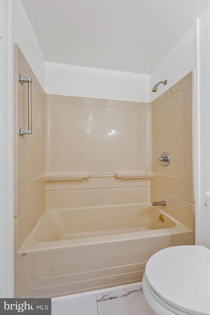 1257 MAGNOLIA LN, HERNDON, Virginia 20170, 4 Bedrooms Bedrooms, ,2 BathroomsBathrooms,Residential,For sale,1257 MAGNOLIA LN,VAFX2264702 MLS # VAFX2264702