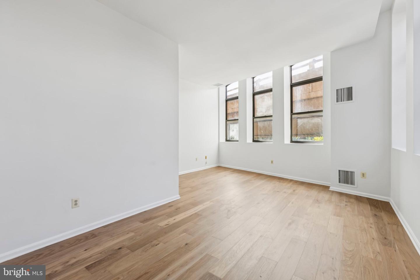 3299 K ST NW #304, WASHINGTON, District Of Columbia 20007, 1 Bedroom Bedrooms, ,1 BathroomBathrooms,Residential,For sale,3299 K ST NW #304,DCDC2220546 MLS # DCDC2220546