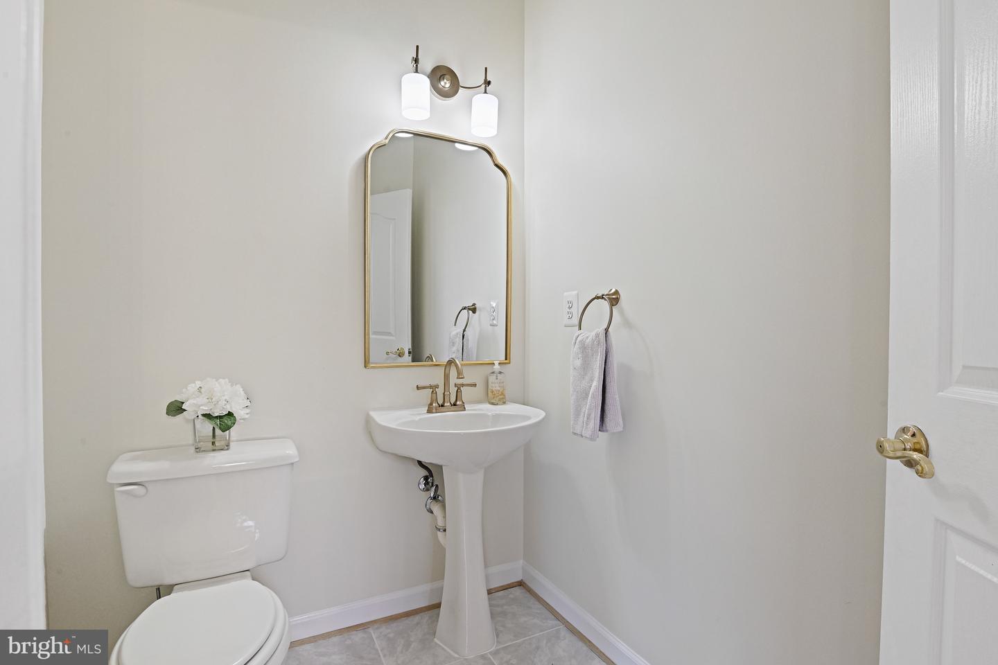 1924 LOGAN MANOR DR, RESTON, Virginia 20190, 3 Bedrooms Bedrooms, ,3 BathroomsBathrooms,Residential,For sale,1924 LOGAN MANOR DR,VAFX2265656 MLS # VAFX2265656
