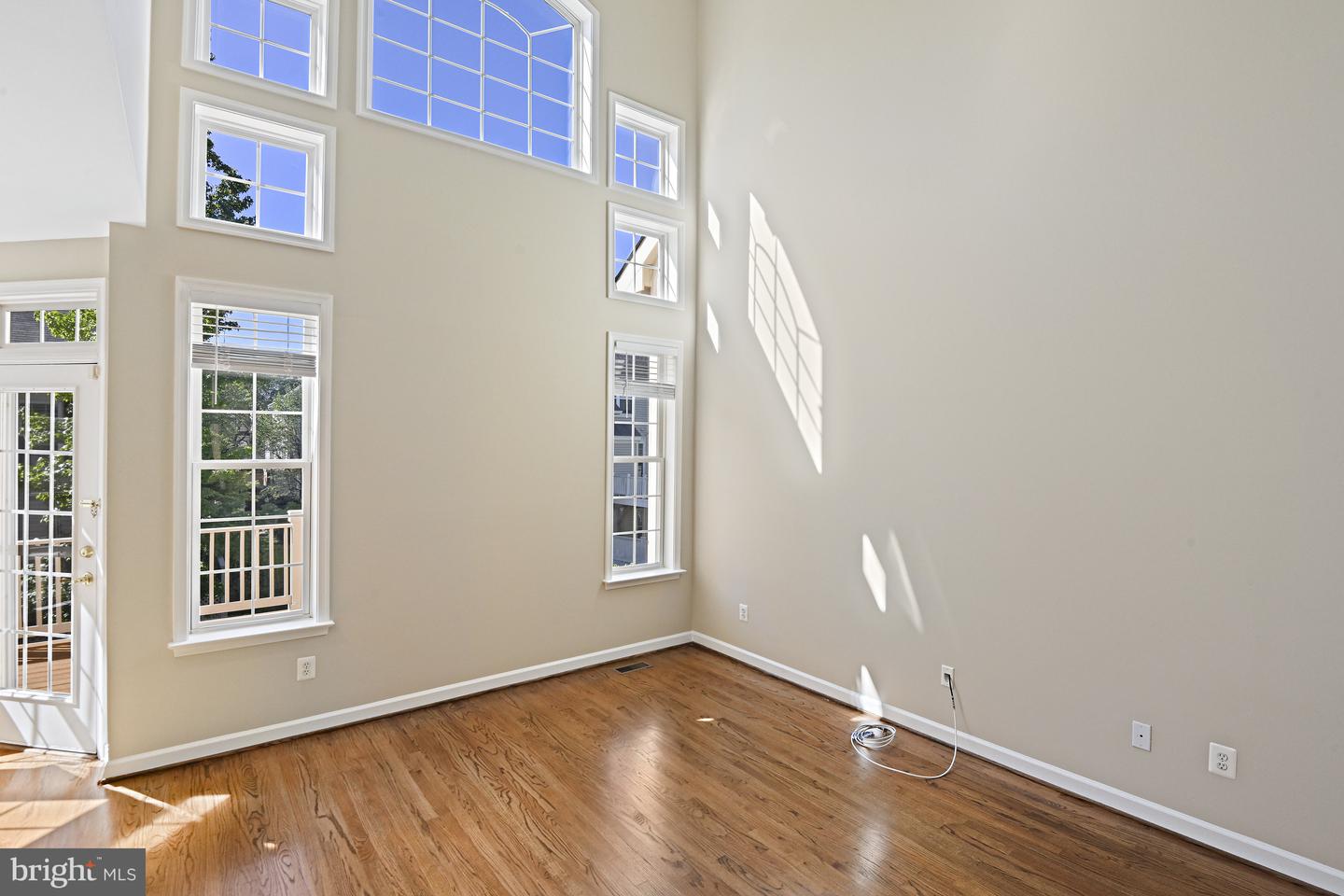 1924 LOGAN MANOR DR, RESTON, Virginia 20190, 3 Bedrooms Bedrooms, ,3 BathroomsBathrooms,Residential,For sale,1924 LOGAN MANOR DR,VAFX2265656 MLS # VAFX2265656