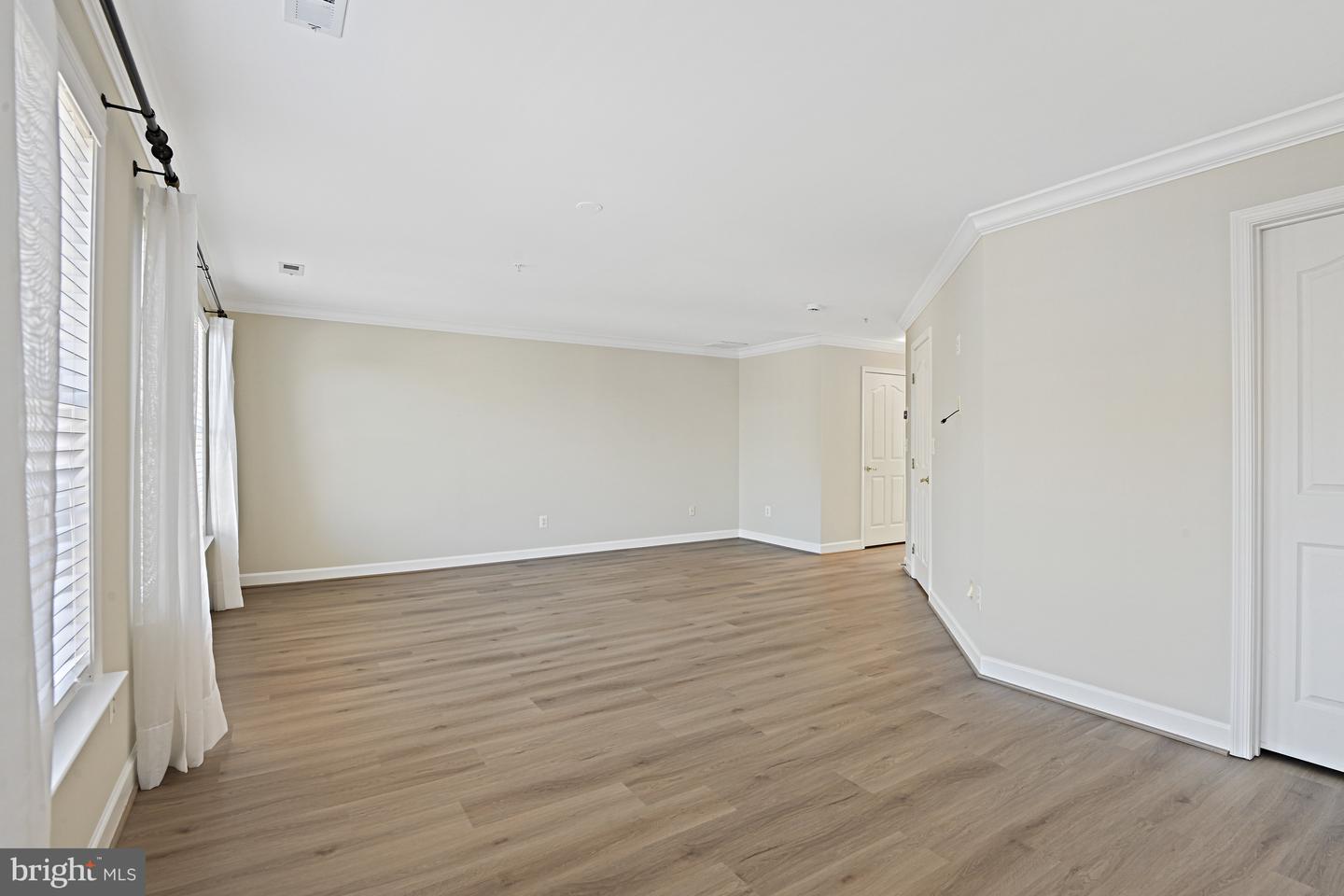 1924 LOGAN MANOR DR, RESTON, Virginia 20190, 3 Bedrooms Bedrooms, ,3 BathroomsBathrooms,Residential,For sale,1924 LOGAN MANOR DR,VAFX2265656 MLS # VAFX2265656