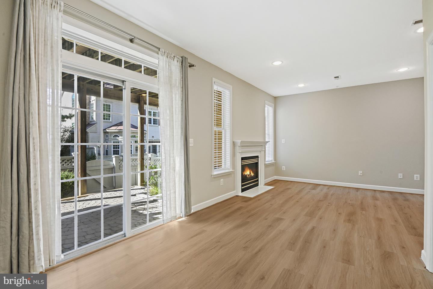 1924 LOGAN MANOR DR, RESTON, Virginia 20190, 3 Bedrooms Bedrooms, ,3 BathroomsBathrooms,Residential,For sale,1924 LOGAN MANOR DR,VAFX2265656 MLS # VAFX2265656