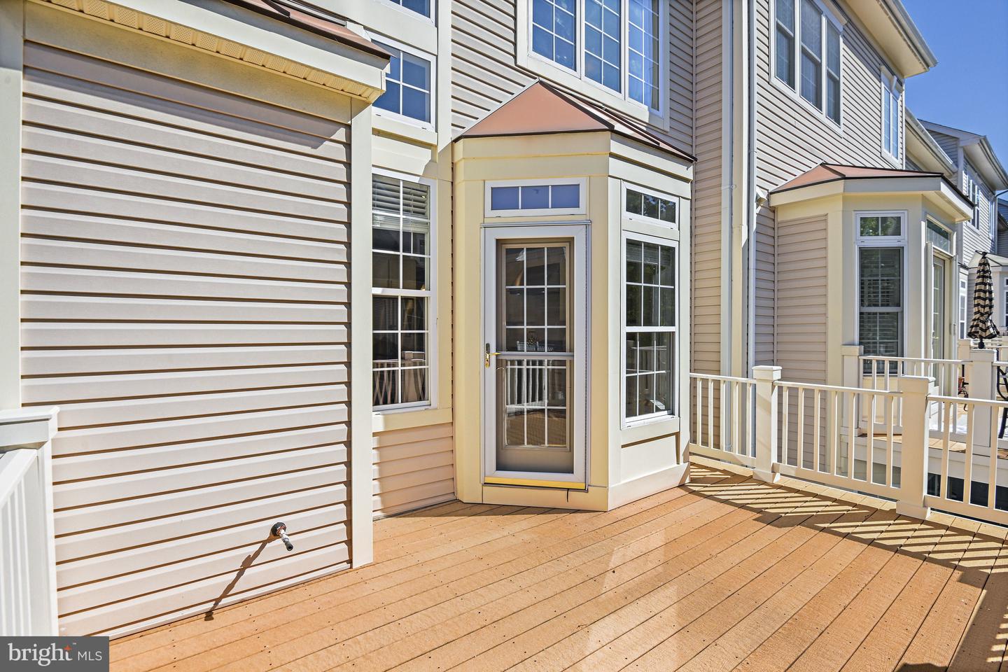 1924 LOGAN MANOR DR, RESTON, Virginia 20190, 3 Bedrooms Bedrooms, ,3 BathroomsBathrooms,Residential,For sale,1924 LOGAN MANOR DR,VAFX2265656 MLS # VAFX2265656