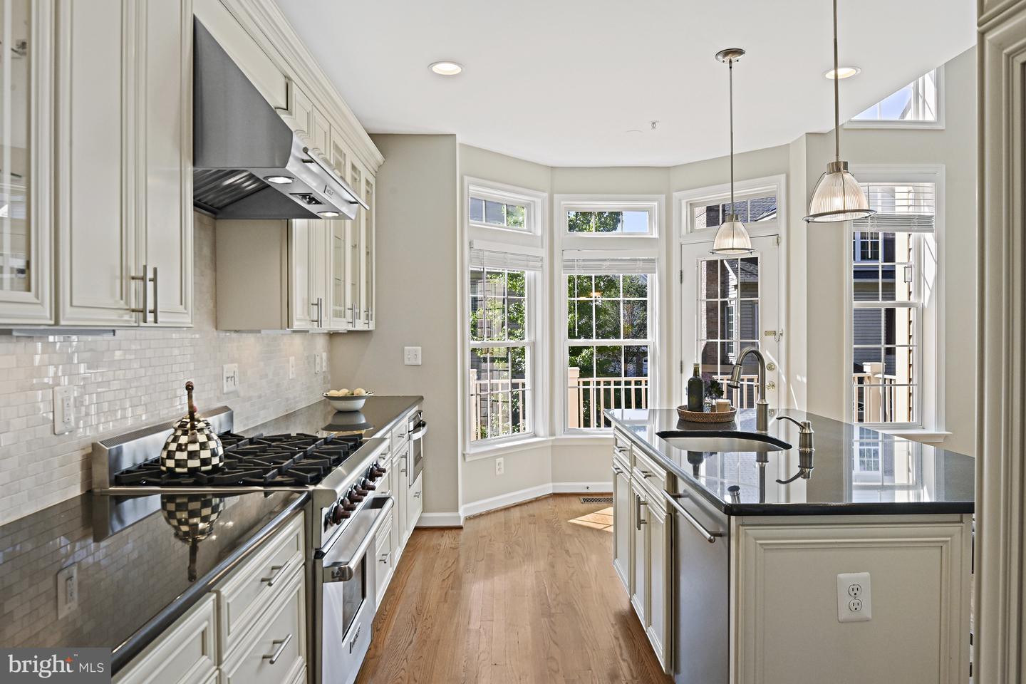 1924 LOGAN MANOR DR, RESTON, Virginia 20190, 3 Bedrooms Bedrooms, ,3 BathroomsBathrooms,Residential,For sale,1924 LOGAN MANOR DR,VAFX2265656 MLS # VAFX2265656