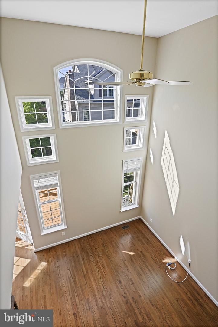 1924 LOGAN MANOR DR, RESTON, Virginia 20190, 3 Bedrooms Bedrooms, ,3 BathroomsBathrooms,Residential,For sale,1924 LOGAN MANOR DR,VAFX2265656 MLS # VAFX2265656