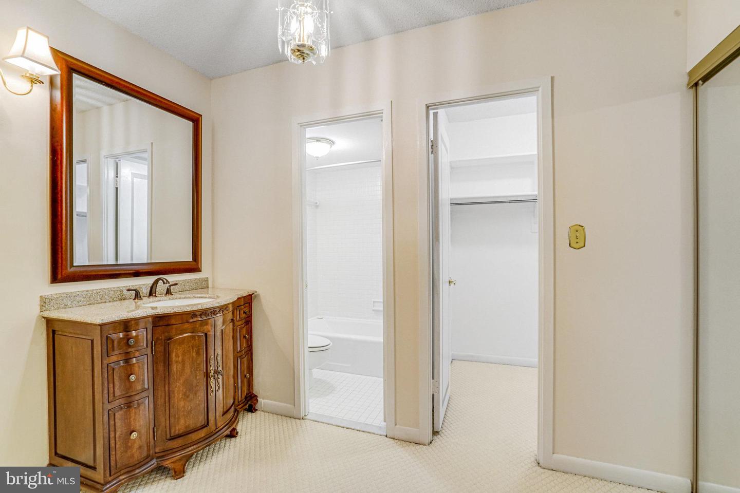 3709 S GEORGE MASON DR #T3E, FALLS CHURCH, Virginia 22041, 2 Bedrooms Bedrooms, ,2 BathroomsBathrooms,Residential,For sale,3709 S GEORGE MASON DR #T3E,VAFX2265788 MLS # VAFX2265788 3709 S GEORGE MASON DR #T3E, FALLS CHURCH, Virginia 22041, 2 Bedrooms Bedrooms, ,2 BathroomsBathrooms,Residential,For sale,3709 S GEORGE MASON DR #T3E,VAFX2265788 MLS # VAFX2265788