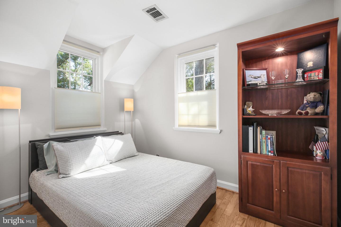 4671 34TH ST S, ARLINGTON, Virginia 22206, 2 Bedrooms Bedrooms, ,2 BathroomsBathrooms,Residential,For sale,4671 34TH ST S,VAAR2063398 MLS # VAAR2063398