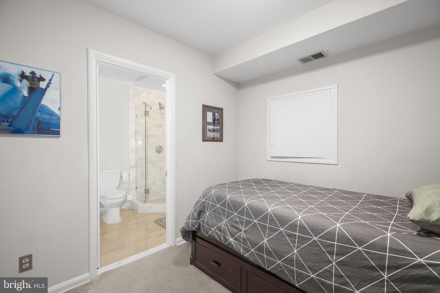 4671 34TH ST S, ARLINGTON, Virginia 22206, 2 Bedrooms Bedrooms, ,2 BathroomsBathrooms,Residential,For sale,4671 34TH ST S,VAAR2063398 MLS # VAAR2063398