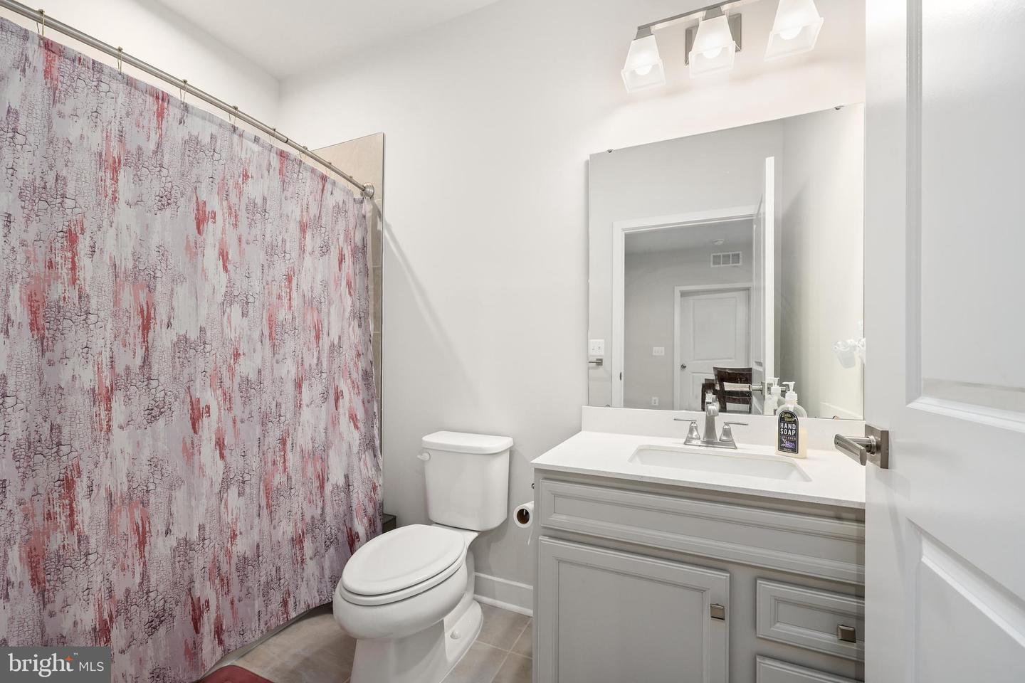 4395 PEACH LILY LN #311, CHANTILLY, Virginia 20151, 2 Bedrooms Bedrooms, ,2 BathroomsBathrooms,Residential,For sale,4395 PEACH LILY LN #311,VAFX2266242 MLS # VAFX2266242