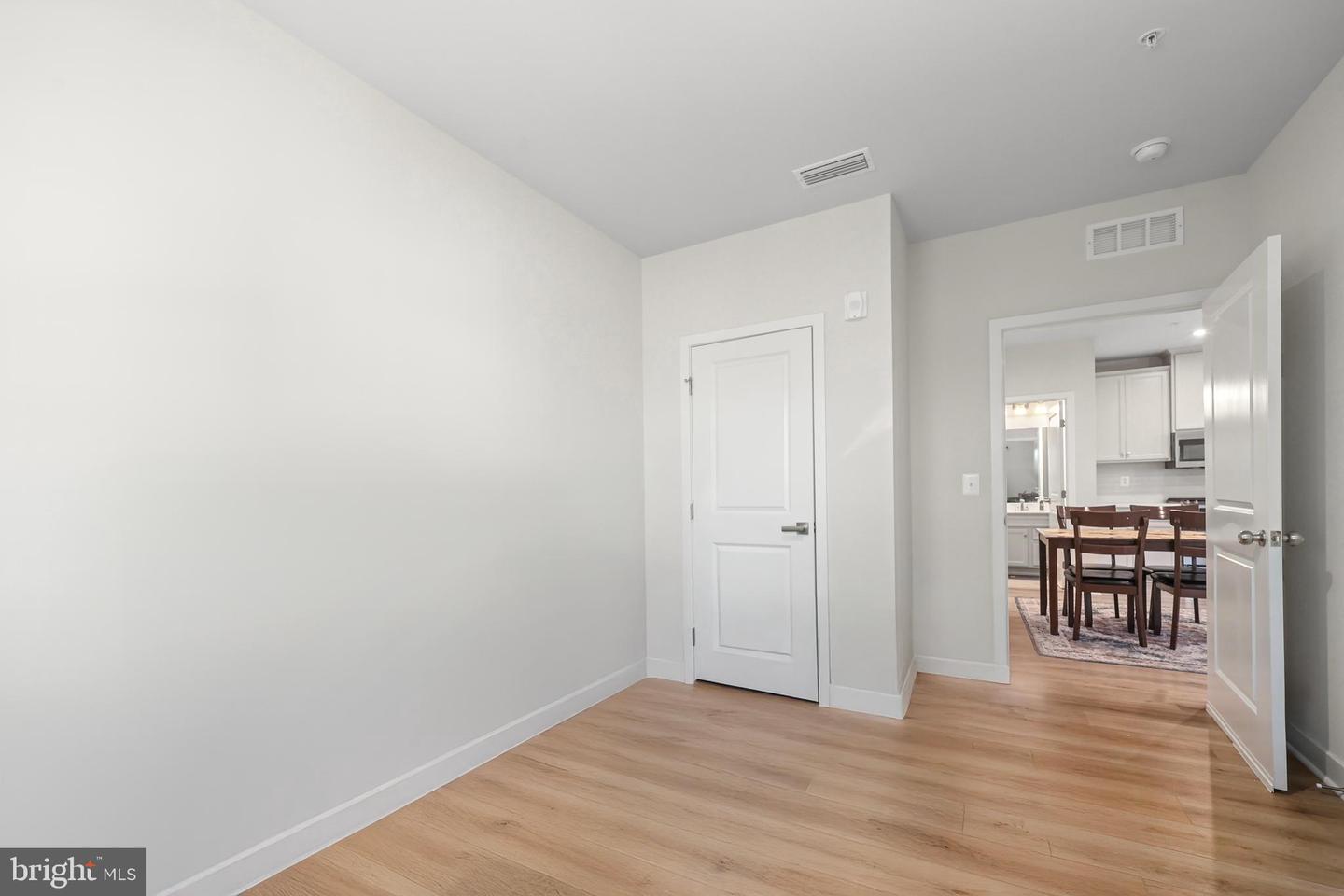 4395 PEACH LILY LN #311, CHANTILLY, Virginia 20151, 2 Bedrooms Bedrooms, ,2 BathroomsBathrooms,Residential,For sale,4395 PEACH LILY LN #311,VAFX2266242 MLS # VAFX2266242